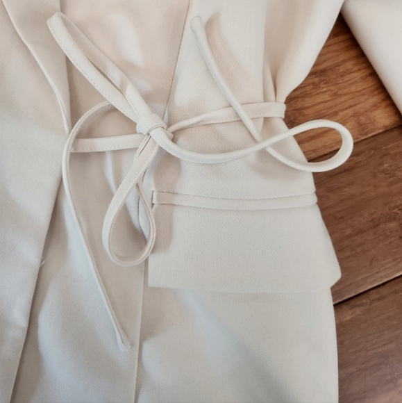 4th & Reckless Cream Wrap Blazer - Picture 4 of 7